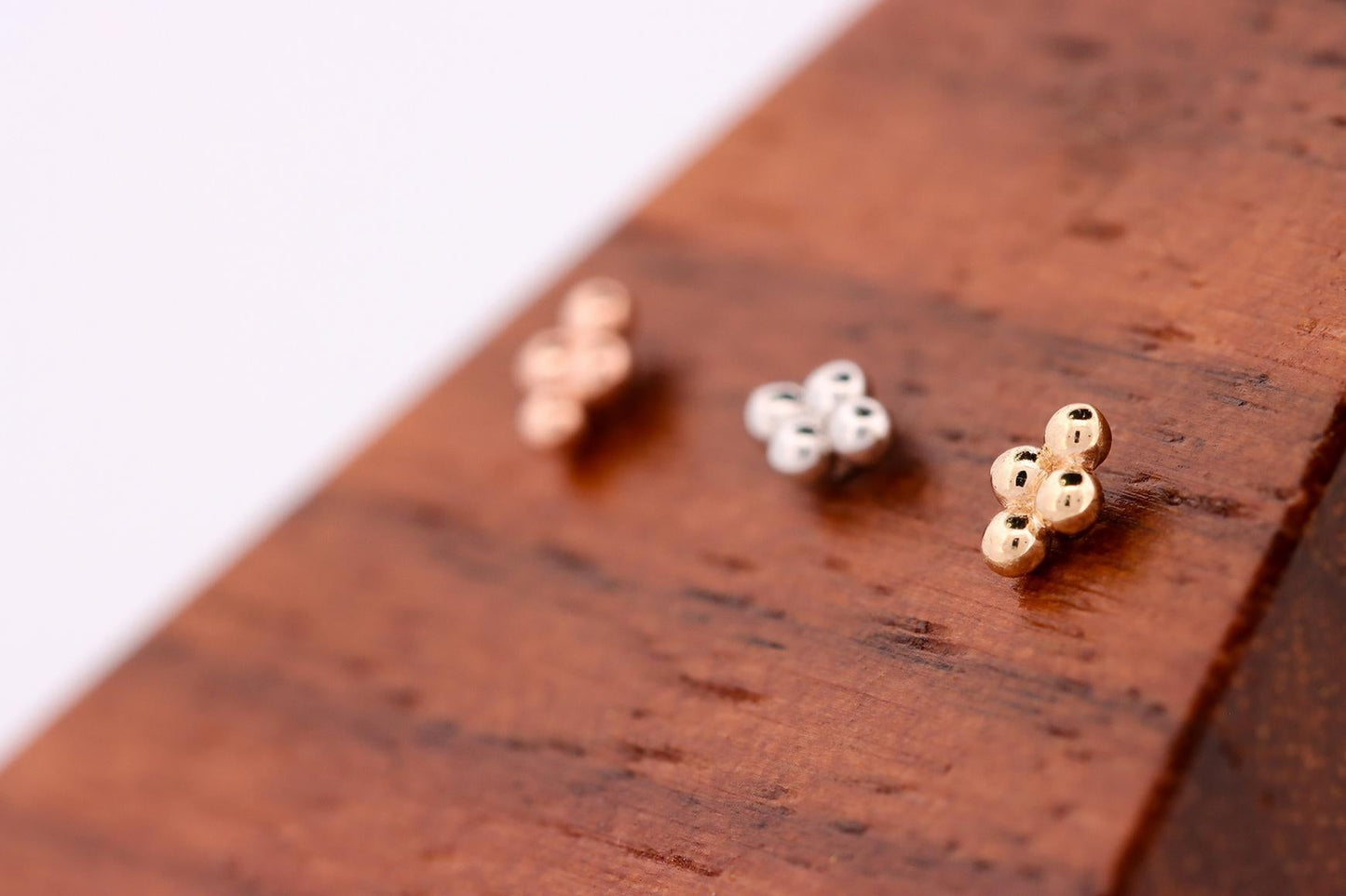 4 bead cluster